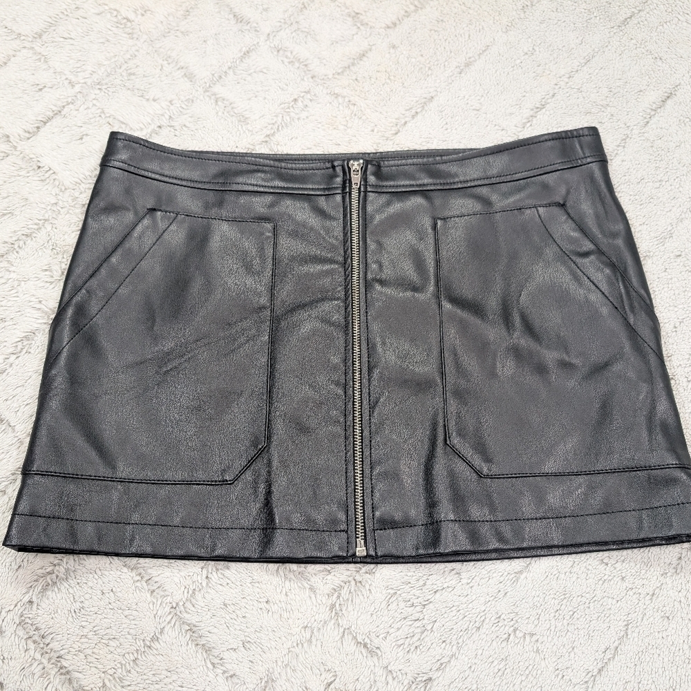 Free People Skirt Womens 12 Black Maya Mod Vegan Leather Mini Moto Front Zip - Picture 2 of 7